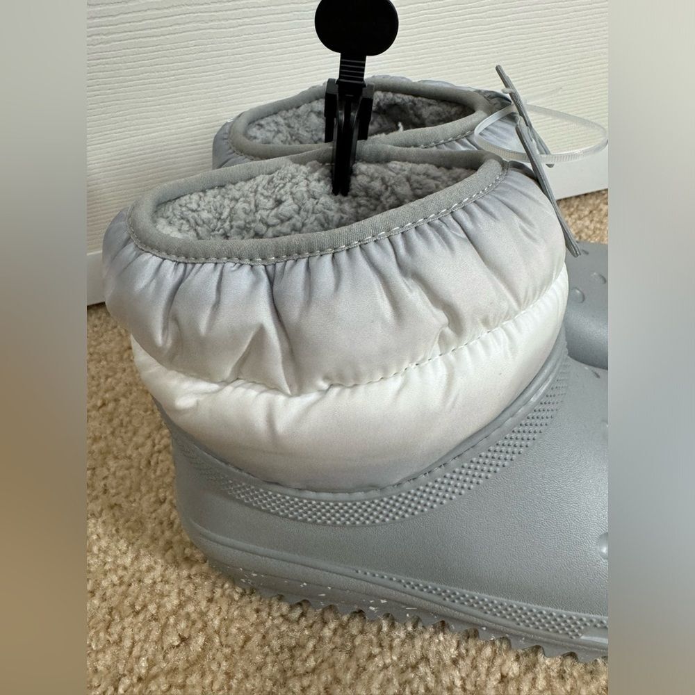 NWT Crocs Womens Classic Neo Puff Shorty Gorpcore Snow Boots Grey White - Picture 5 of 13